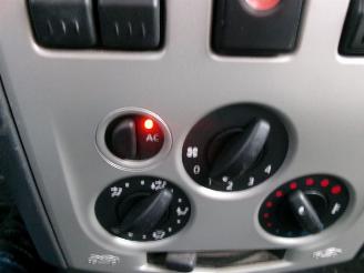 Dacia Logan 1.6 AMBIANCE 7 PERSOONS AIRCO picture 17