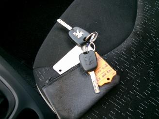 Peugeot 107 1.0 -12V XS AIRCO ORGINEEL 27.158 KM picture 20