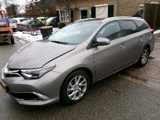 Voiture accidenté Toyota Auris Touring Sports 1.8 HYBRID LEASE PRO 2015/12