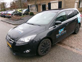 uszkodzony samochody osobowe Ford Focus 1.6 TDCI TITANIUM CLIMA NAVI 2013/9