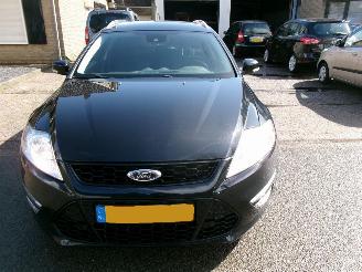 Ford Mondeo 1.6 I PLATINUM CLIMA NAVI GEEN SCHADE picture 3
