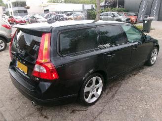 Volvo V-70 2.4 D5 R-DESIGN SUMMUM GEEN SCHADE picture 6