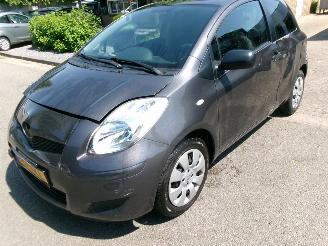 uszkodzony samochody osobowe Toyota Yaris 1.3 VVTI COMFORT AIRCO 2009/10