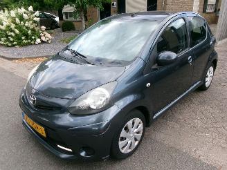 Coche accidentado Toyota Aygo 1.0 VVT-I ASPIRATION AIRCO 2012/6
