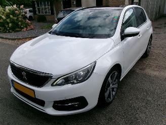 Unfallwagen Peugeot 308 1.6 HDI BLUE LEASE EXECUTIVE CLIMA NAVI PANO 2017/11