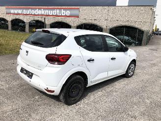 Vaurioauto  passenger cars Dacia Sandero ESSENTIA  1.0 2021/7