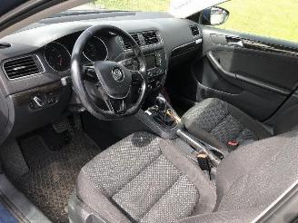 Volkswagen Jetta 2.0 TDI   DSG picture 5