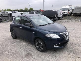 Vaurioauto  passenger cars Lancia Ypsilon 1.2 2015/6