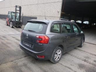 damaged passenger cars Citroën C4-picasso 1.6 hdi  7 places 2018/4