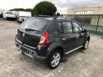 Damaged car Dacia Sandero 1.6 I  STEPWAY 2010/6