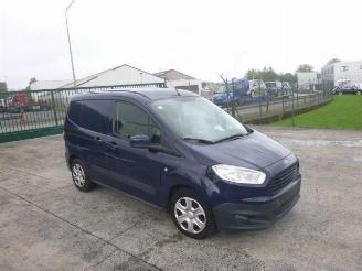 Voiture accidenté Ford Tourneo Courier 1.5 TDCI TREND 2017/2