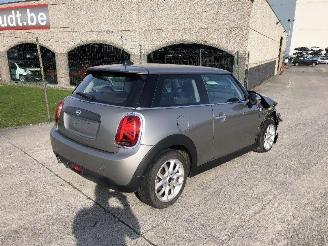 uszkodzony samochody osobowe Mini One 1.5 2018/11