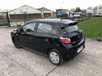 krockskadad bil auto Mitsubishi Space-star 1.0 2020/8