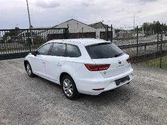 uszkodzony samochody osobowe Seat Leon 1.5  ST DSG    GAZ 2020/7