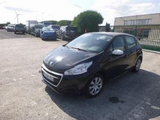 Peugeot 208 1.2 picture 3