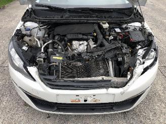 Peugeot 308 1.2 picture 17