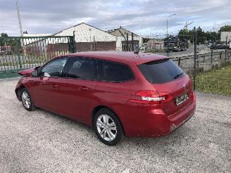 Peugeot 308 SW  1.2 picture 2