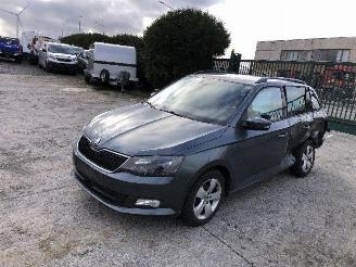skadebil auto Skoda Fabia combi  1.0 2017/10