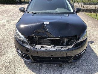 Peugeot 308 SW  1.2 T picture 8