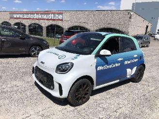 krockskadad bil auto Smart Forfour EQ forfour ELECTRIQUE 2020/7