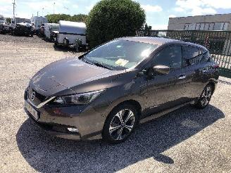 krockskadad bil auto Nissan Leaf 100% ELECTRIQUE 2019/9