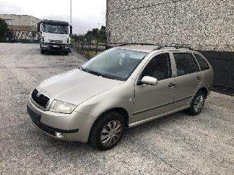Vaurioauto  passenger cars Skoda Fabia 1.4I  BREAK 2004/3