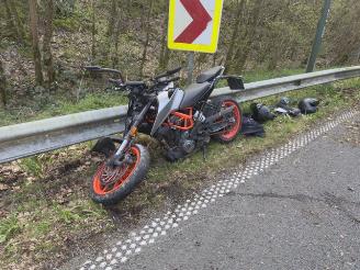 skadebil motor KTM 390 Duke  2022/1
