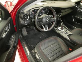 Alfa Romeo Giulia 2.2JTD picture 13
