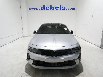 krockskadad bil auto Opel Astra TOURER 2023/12