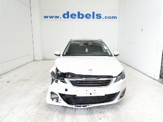 Damaged car Peugeot 308 FÃ‰LINE 2017/1
