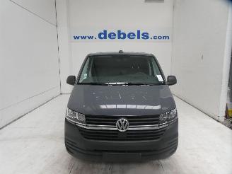 Damaged car Volkswagen Transporter 2.0 D 2024/8