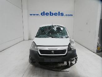 krockskadad bil auto Peugeot Partner 1.6D PREMIUM 2015/12