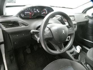 Peugeot 208 LIKE picture 14