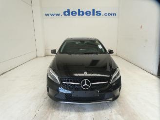 skadebil auto Mercedes A-klasse 1.5D A 180 D 2017/12