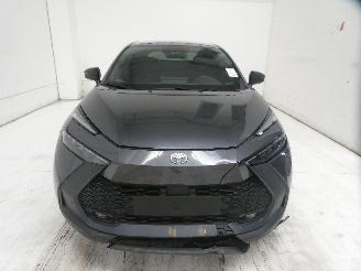 Toyota C-HR  picture 2