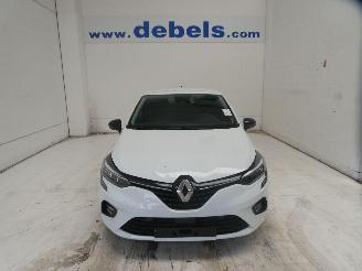 Vaurioauto  passenger cars Renault Clio  2023/5