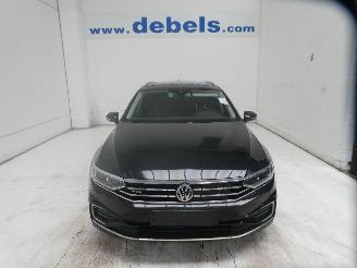 Schadeauto Volkswagen Passat GTE 2020/2