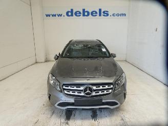 uszkodzony samochody osobowe Mercedes GLA 180 2019/4