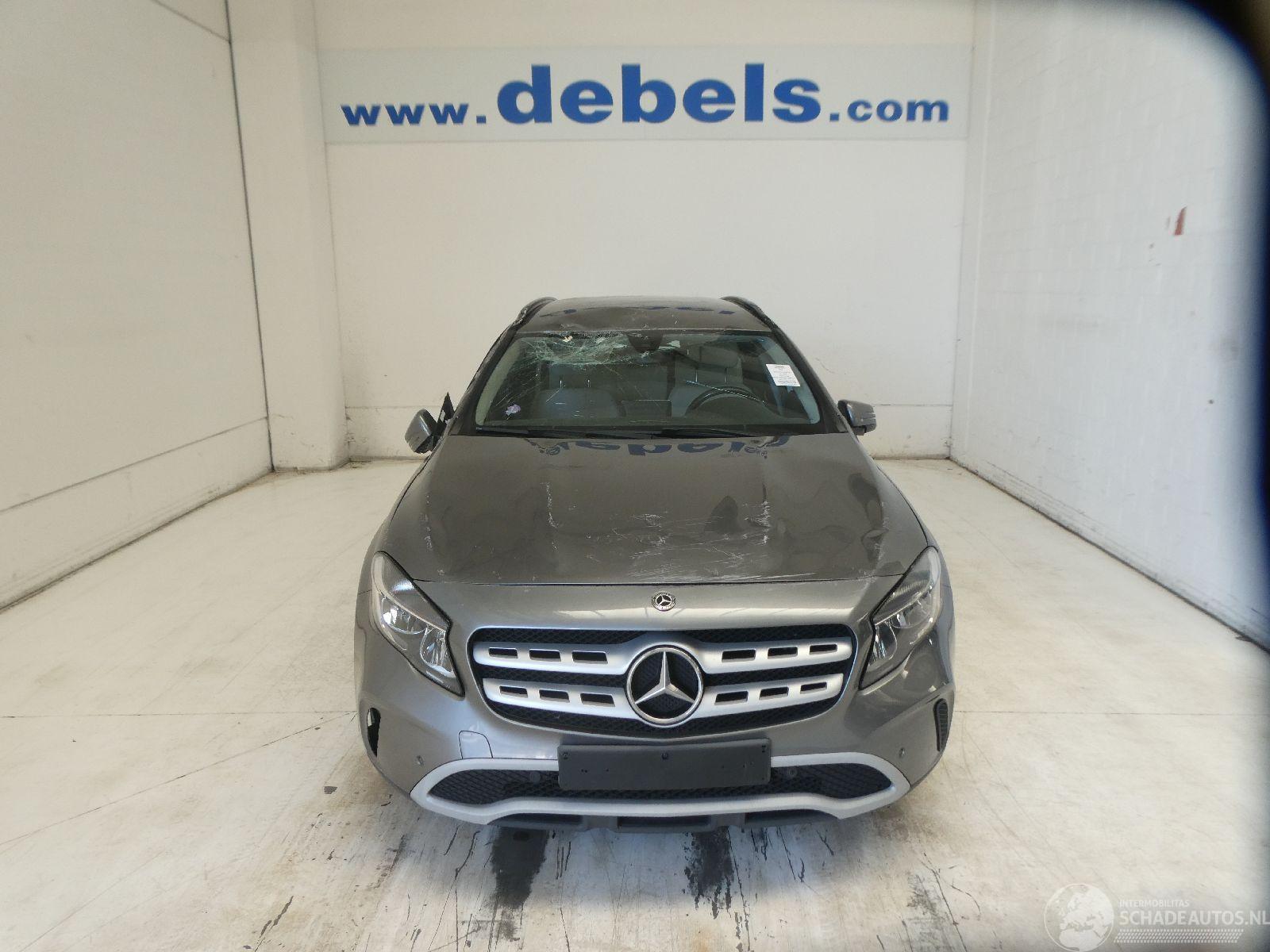 Mercedes GLA 180
