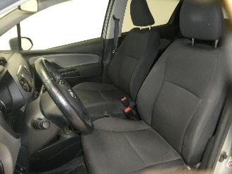 Toyota Yaris Y-OUNG picture 17