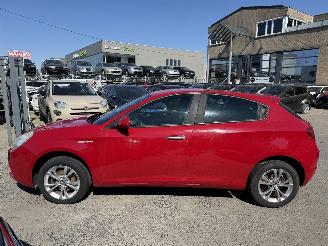 damaged passenger cars Alfa Romeo Giulietta 1.6 MTJD 2011/3