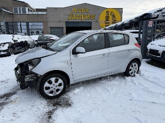 Vaurioauto  passenger cars Hyundai I-20 LOUNGE PACK 2010/5