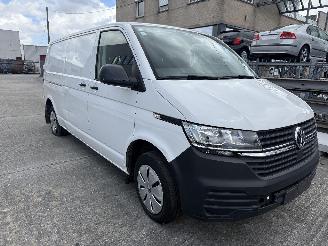 damaged passenger cars Volkswagen Transporter ENGINE OUT 2024/3