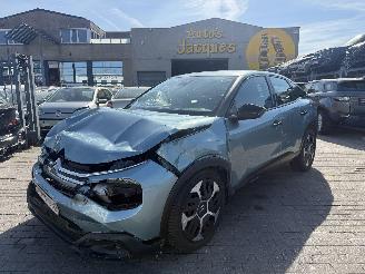 Damaged car Citroën C4 1.2 PURETECH SHINE 2022/1