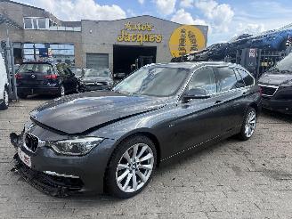 Voiture accidenté BMW 3-serie LUXERY TOURING 2017/9