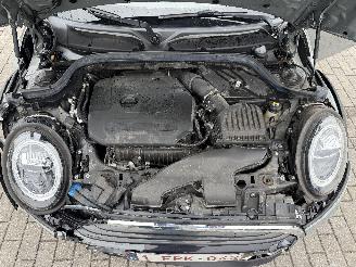 Mini Cooper 1.5 picture 13