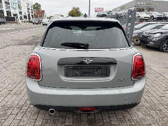 Mini Cooper 1.5 picture 9