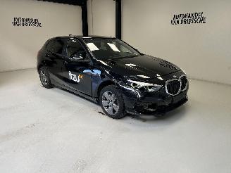 krockskadad bil auto BMW 1-serie  2022/11