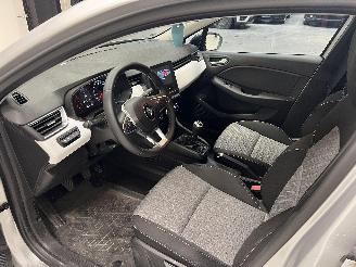 Renault Clio  picture 11