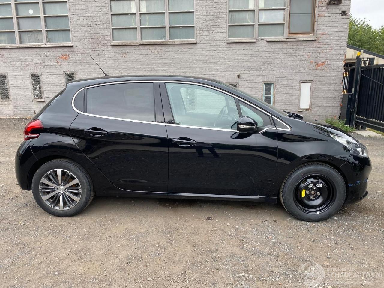 Peugeot 208 ALLURE
